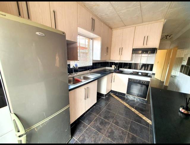 3 BEDROOM TOWNHOUSE FOR SALE IN HESTEAPARK